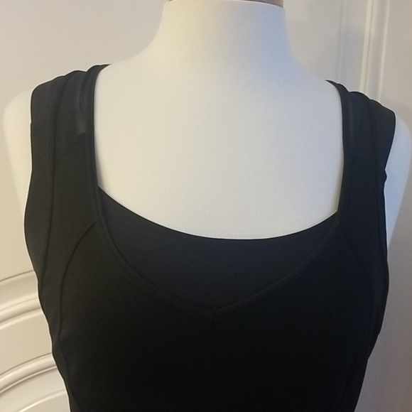 Rare Lululemon w/ Sportsbra - Picture 6 of 14